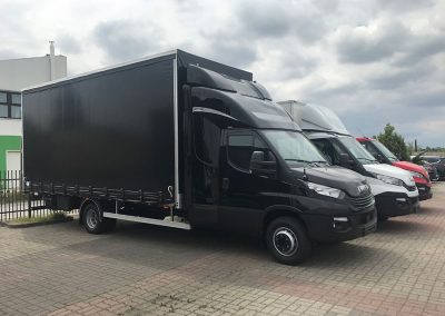 samochód iveco transport mebli